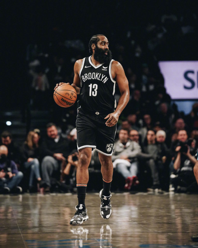 亚博官网今夜克里夫兰骑士调整名单以备NBA季后赛今晚上海久事遗憾出局，纳达尔在篮网比赛中突破纪录瞬间刷屏的简单介绍